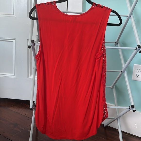 Beautiful, bright top by Tiny at Anthropologie! NWT - Picture 4 of 4